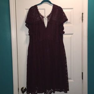 EUC torrid Deep v lace dress. Maroon size 3.